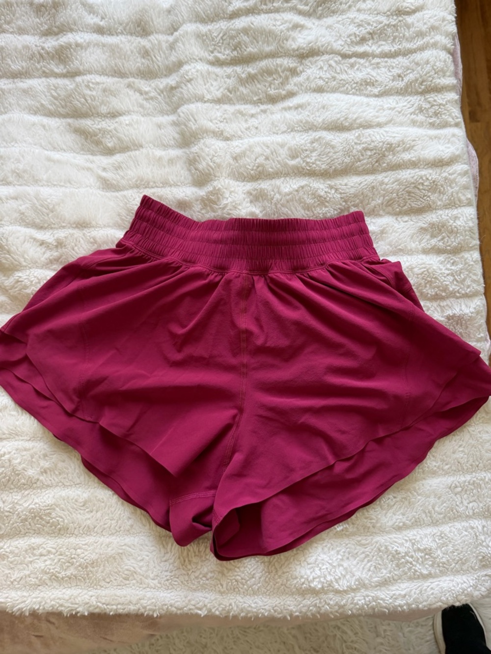 Lululemon Shake it Out high rise running shorts size xs